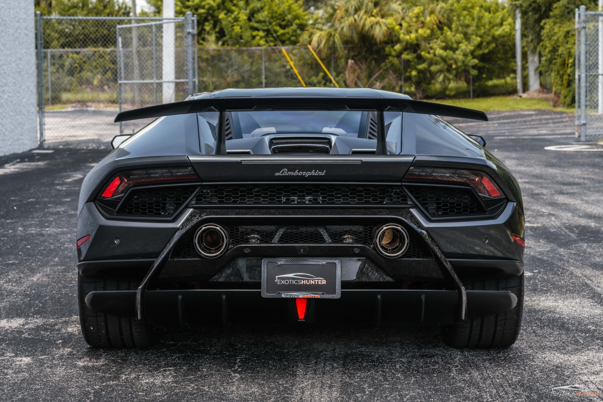 完璧 Huracan Lamborghini 2018 Used LP w Performante 640-4 文学+小説